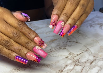 Elegant floral nail art design at Ccallicosmetics in Speightstown, Saint Peter, BB.