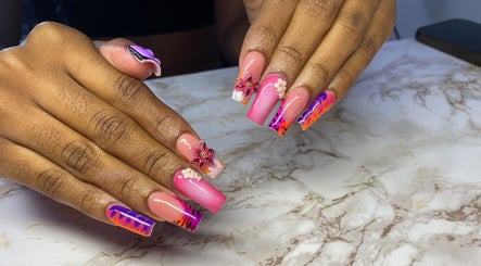 Elegant floral nail art design at Ccallicosmetics in Speightstown, Saint Peter, BB.