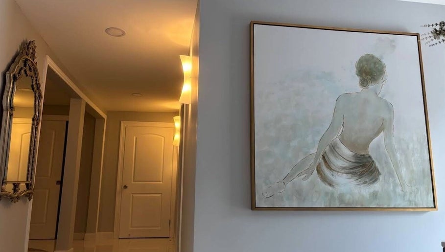 Elegant hallway with artistic painting at No.1 Nassau Spa, Syosset, New York, US.