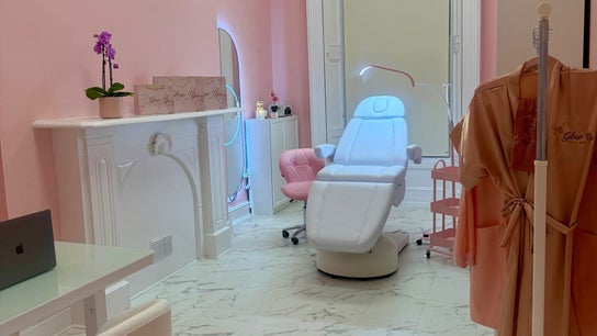 Glow Up Beauty Studio