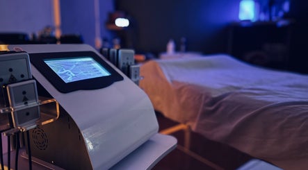 Relaxing treatment room at Bahia Wellness Curaçao, featuring advanced beauty equipment in Willemstad, Curaçao, CW.