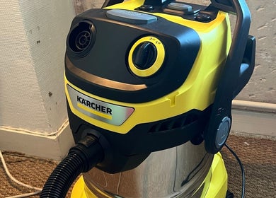 Aspirateur puissant chez NETTOYAGE EXPRESS à Niort, Nouvelle-aquitaine, FR pour un nettoyage efficace.