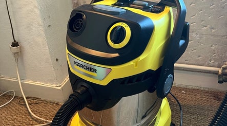 Aspirateur puissant chez NETTOYAGE EXPRESS à Niort, Nouvelle-aquitaine, FR pour un nettoyage efficace.
