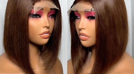 High-quality mannequin wig at Ladybhairsaloon in Lekki, Lagos, NG, showcasing sleek styling.