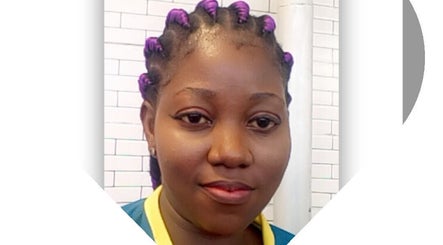 Stylish hairstyle showcased at Ladybhairsaloon, Lekki, Lagos, NG. Ideal for modern looks.