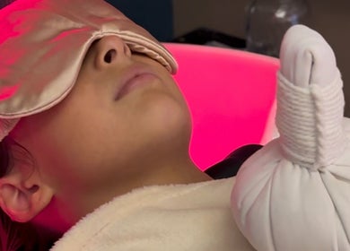 Experiencia relajante en Head Spa Almería en Retamar, Andalucía, ES, con tratamiento de spa facial.