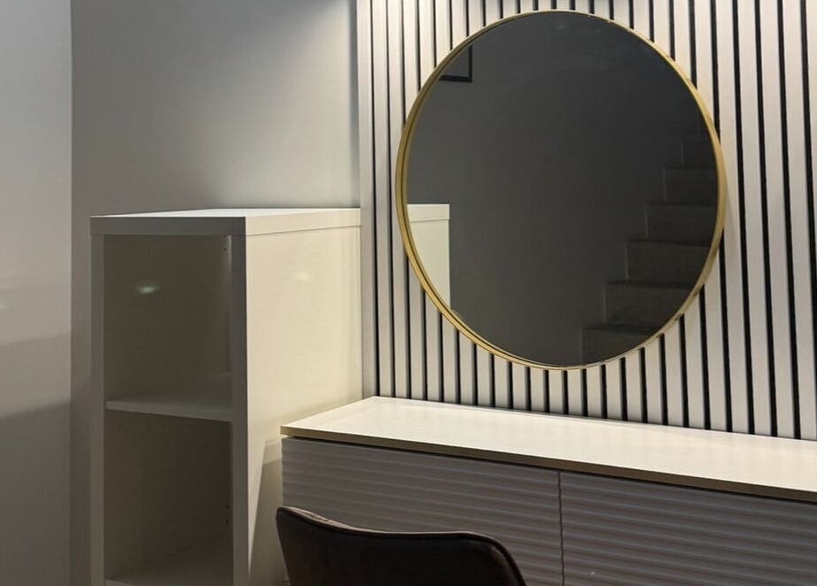 Modernus veidrodis ir kosmetinis stalas BY BRYŽYTĖ Vilnius, Vilnius, Vilniaus Apskritis, LT.