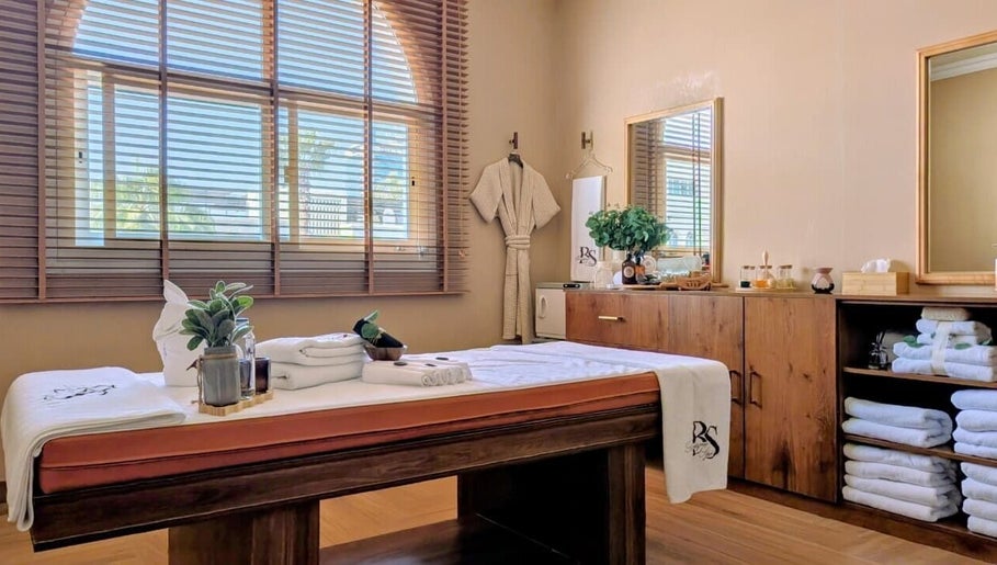 Relaxing treatment room at BOUTIQUE SPA, Abu Dhabi, Abu Dhabi, AE, featuring elegant decor and serene atmosphere.