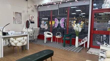 Interior of Uniview Art in Edinburgh, Scotland, GB showcasing elegant beauty and wellness space.