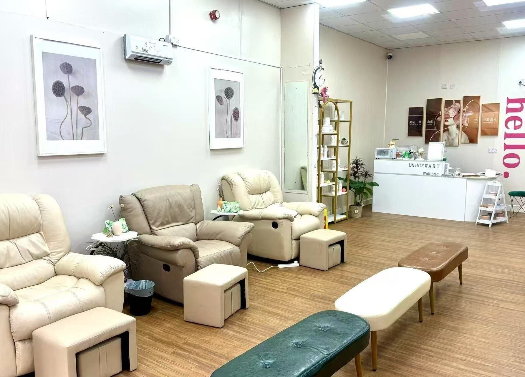 Cozy seating area at Uniview Art in Edinburgh, Scotland, GB, offering a relaxing wellness experience.