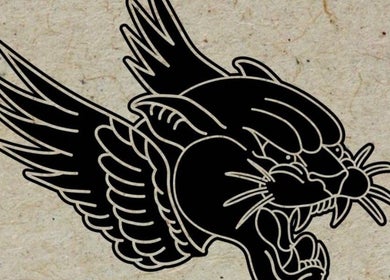 Logo de pantera alada de Pantera Dorada Estudio, Caracas, Miranda, VE, destacando diseño audaz y elegante.