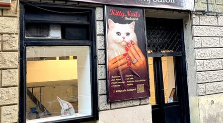 Entrance to Kittynails.Budapest featuring a stylish sign in Budapest, Magyar, HU.