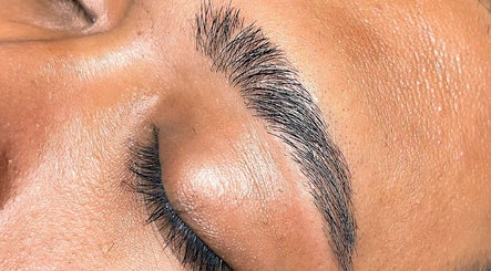 Expert eyebrow shaping at Graceful Glow by C in Paramaribo, Paramaribo, SR. Achieve flawless beauty today.