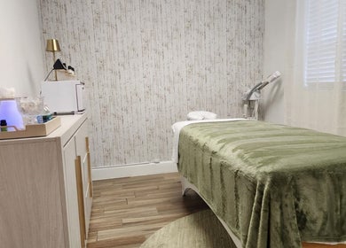 Relaxing massage room at Marinez Maia Aesthetic & Massage in Orlando, Florida, US.
