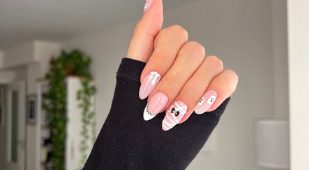 Diseño de uñas temáticas en Cota Child Nails, València, Comunidad Valenciana, ES.