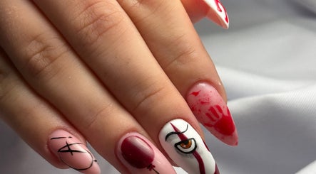 Nail art effrayant par nailsartist.byM à Mont-sur-meurthe, Grand Est, FR. Détails et créativité étonnants.