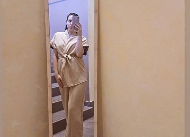 Donna in veste rilassante all'interno di Armonie Spa, Torino, Piemonte, IT.