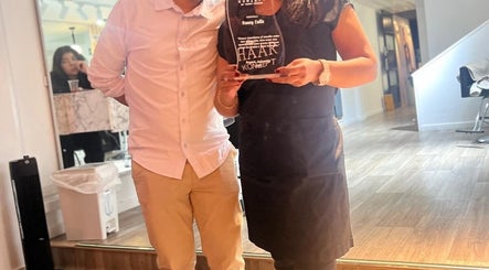 Personal de Glam Studio NYC con un premio destacado en Nueva York, Nueva York, US.