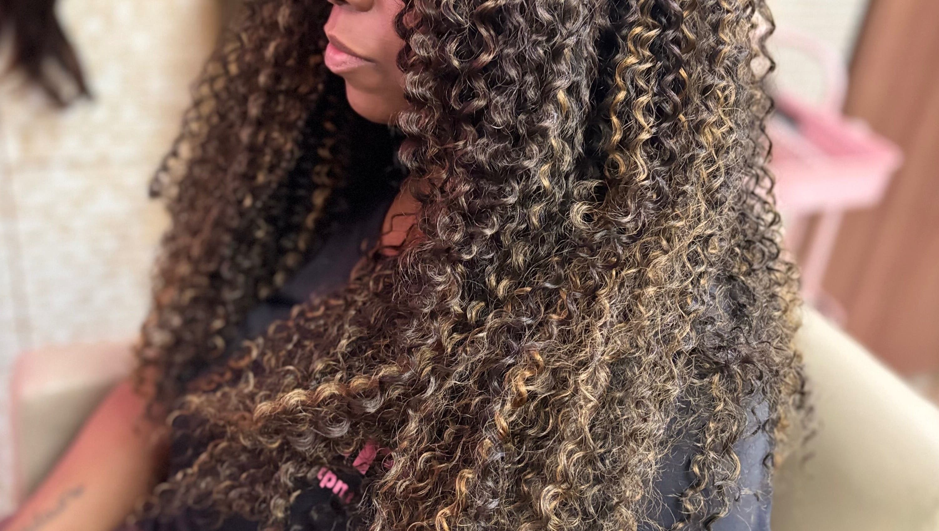 Cabelos cacheados volumosos em Bellastrancas.oficial, Rio De Janeiro, Rio De Janeiro, BR.