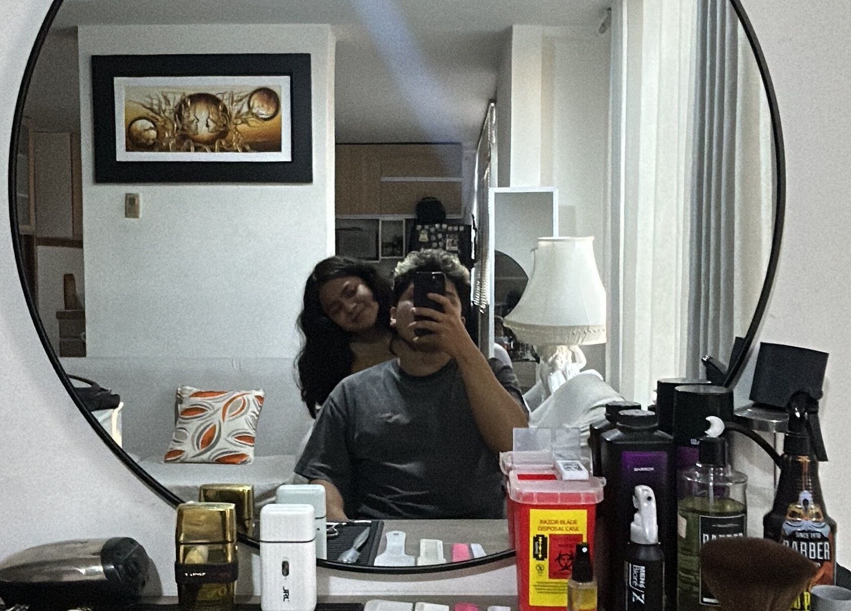 Espejo en salón de belleza TASTE, San Juan De Lurigancho, PE. Decoración moderna con productos de salón.