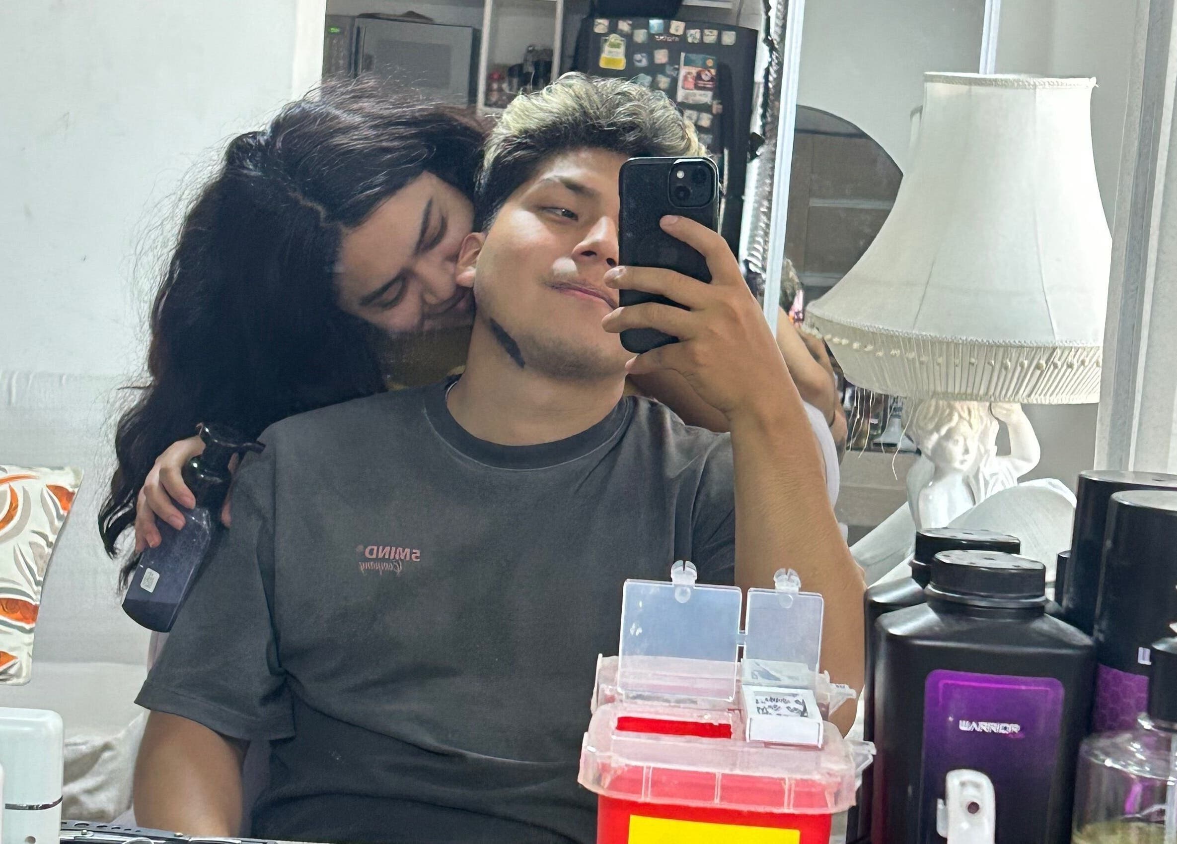 Pareja disfrutando en el salón TASTE en San Juan De Lurigancho, Provincia De Lima, PE.