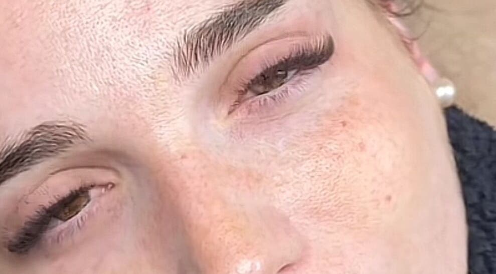 Close-up of beautifully styled eyelashes at Dora’s Lashes, Mascouche, Québec, CA.