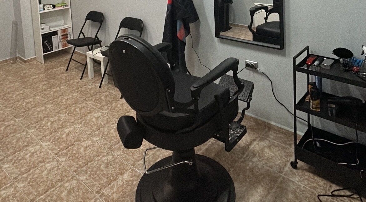 Sleek and modern salon chair at MiriCutz in Varna, Varna, BG, offering premium beauty services.