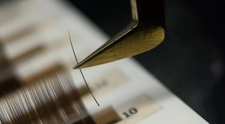 Präzises Werkzeug bei Fm houseofbeauty in Stuttgart, Baden-Württemberg, DE für sorgfältige Behandlungen.