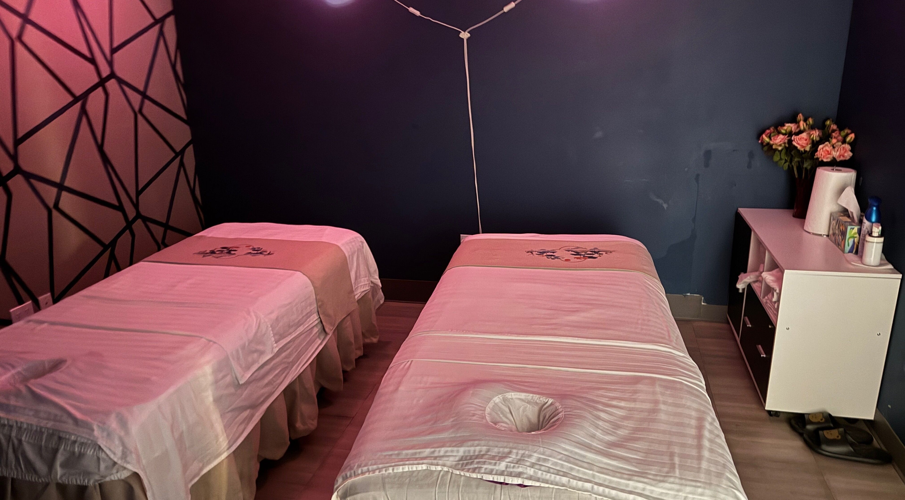 Relaxing massage room at Pacific Massage & Head Spa, Redmond, Washington, US.