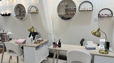 Stylish nail care area at Lemon Beauty Bluebells Women Salon, أبو ظبي, أبو ظبي, AE, featuring sleek decor.