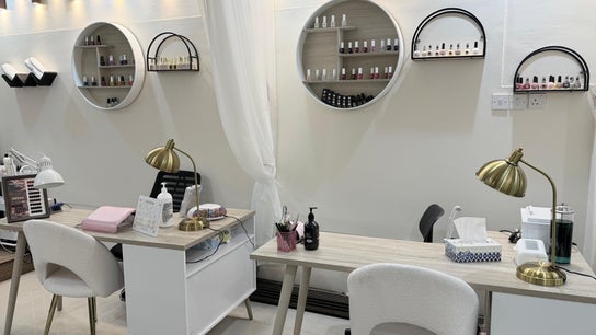 Lemon Beauty Bluebells Women Salon