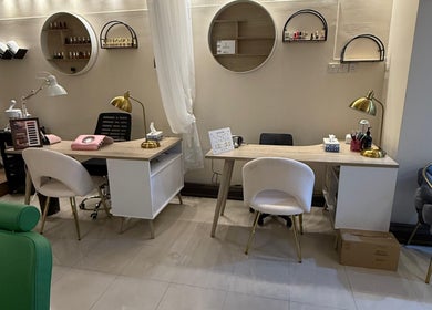 Stylish nail service area at Lemon Beauty Bluebells Women Salon in أبو ظبي, أبو ظبي, AE.