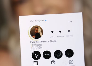 Profile card at Kylie’s Beauty Studio in Cape Town, highlighting services like makeup and lashes.