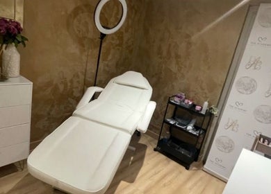 Tranquil treatment room at Sd Aesthetics and Beauty, Norwich, England, GB with a plush treatment chair.