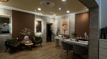 تصميم داخلي أنيق في صالون ليليان النسائي، Saihat، Eastern Province، SA.