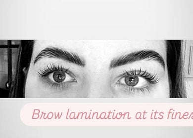 Brow lamination result at Shbeautyfife in Cowdenbeath, Scotland, GB showcasing flawlessly styled eyebrows.