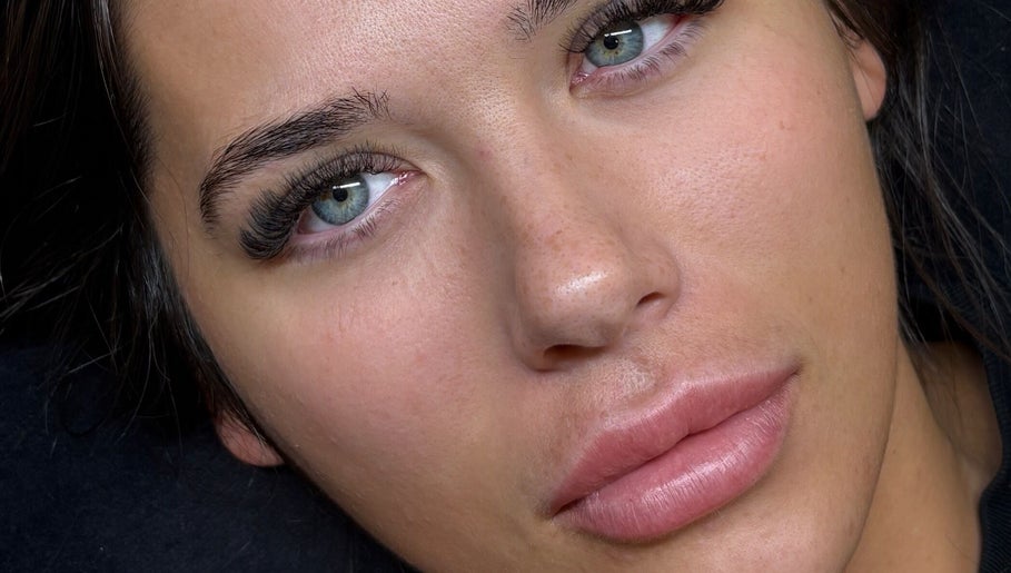 Close-up of expertly styled lashes at Emma’s Touch, Caterham, England, GB, showcasing beauty expertise.