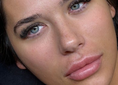 Close-up of expertly styled lashes at Emma’s Touch, Caterham, England, GB, showcasing beauty expertise.