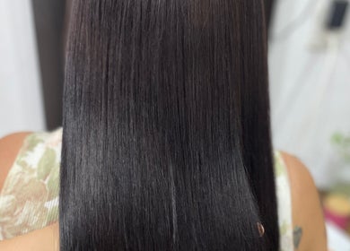 Smooth, shiny hair treatment at Monate Center Spa in San Pedro Tlaquepaque, Jalisco, MX enhances natural beauty.