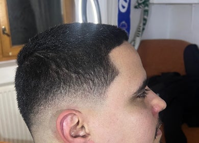 Clean fade haircut at 48 barber in Iași, Județul Iași, RO showcasing expert styling.
