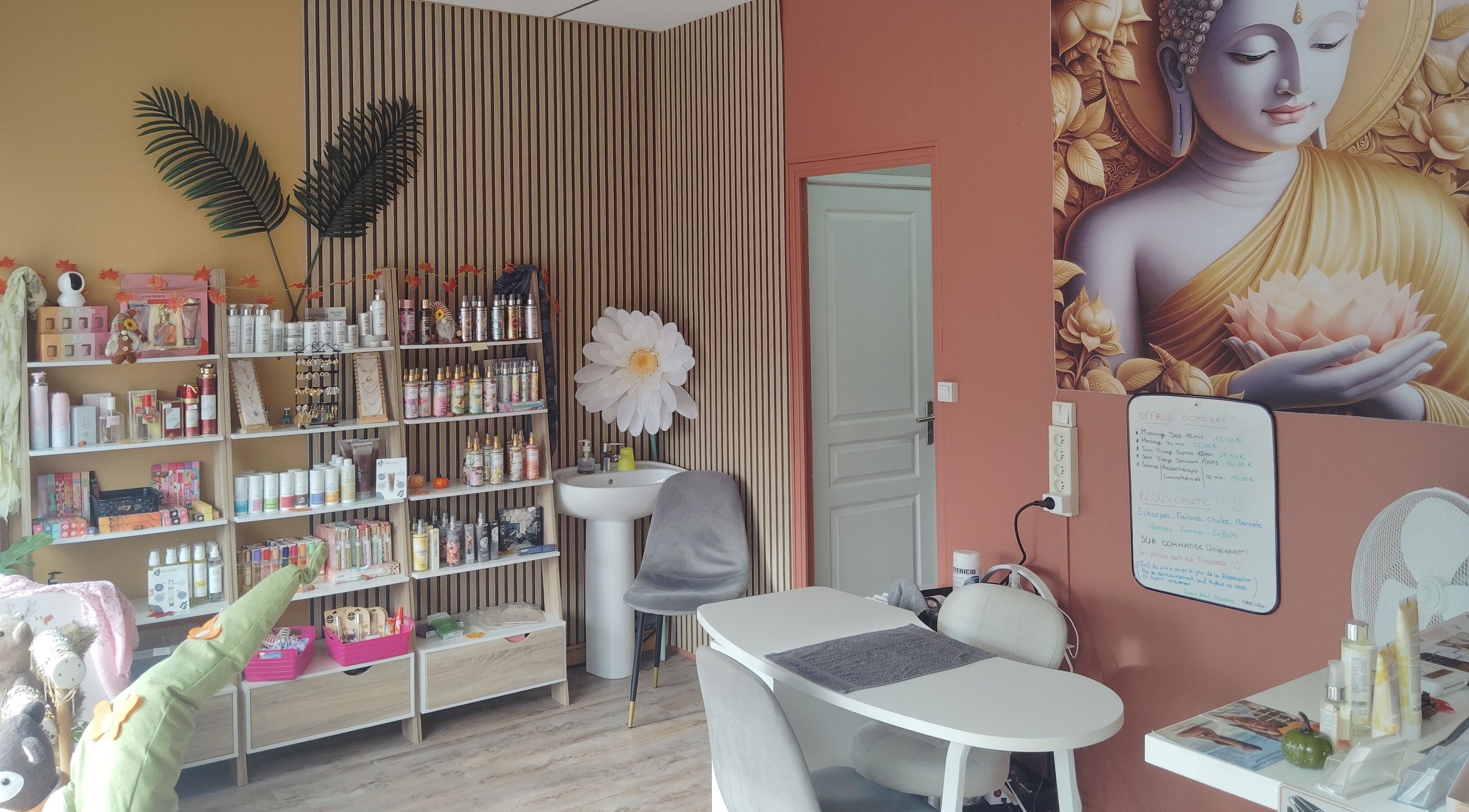 Espace de bien-être à Institut Sublim'Créa, Méricourt, Hauts-de-France, FR avec produits de beauté et décoration Bouddha.