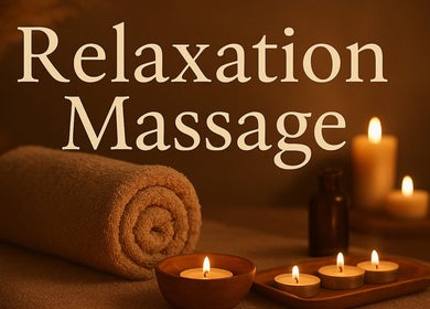 Świece i ręcznik w Relaxation Massage, Gdańsk, Województwo Pomorskie, PL tworzą nastrój relaksu.