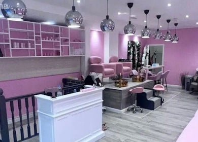 Chelsea Beauty salon interior with pink decor in London, England, GB.