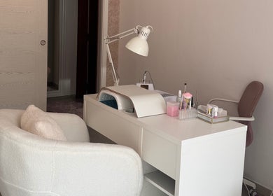 Elegant manicure station at Joana Devesa Glam Studio, Condeixa-a-nova, Coimbra, PT.