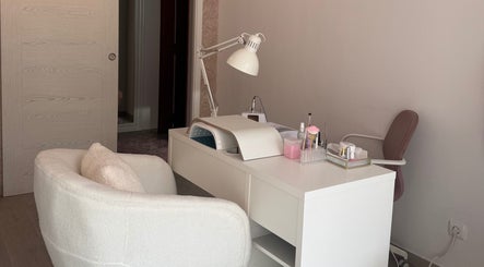 Elegant manicure station at Joana Devesa Glam Studio, Condeixa-a-nova, Coimbra, PT.