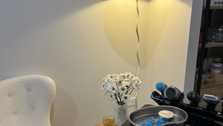 Vitalis Beauty Salon在新南威尔士州Melrose Park的温馨美容护肤空间。