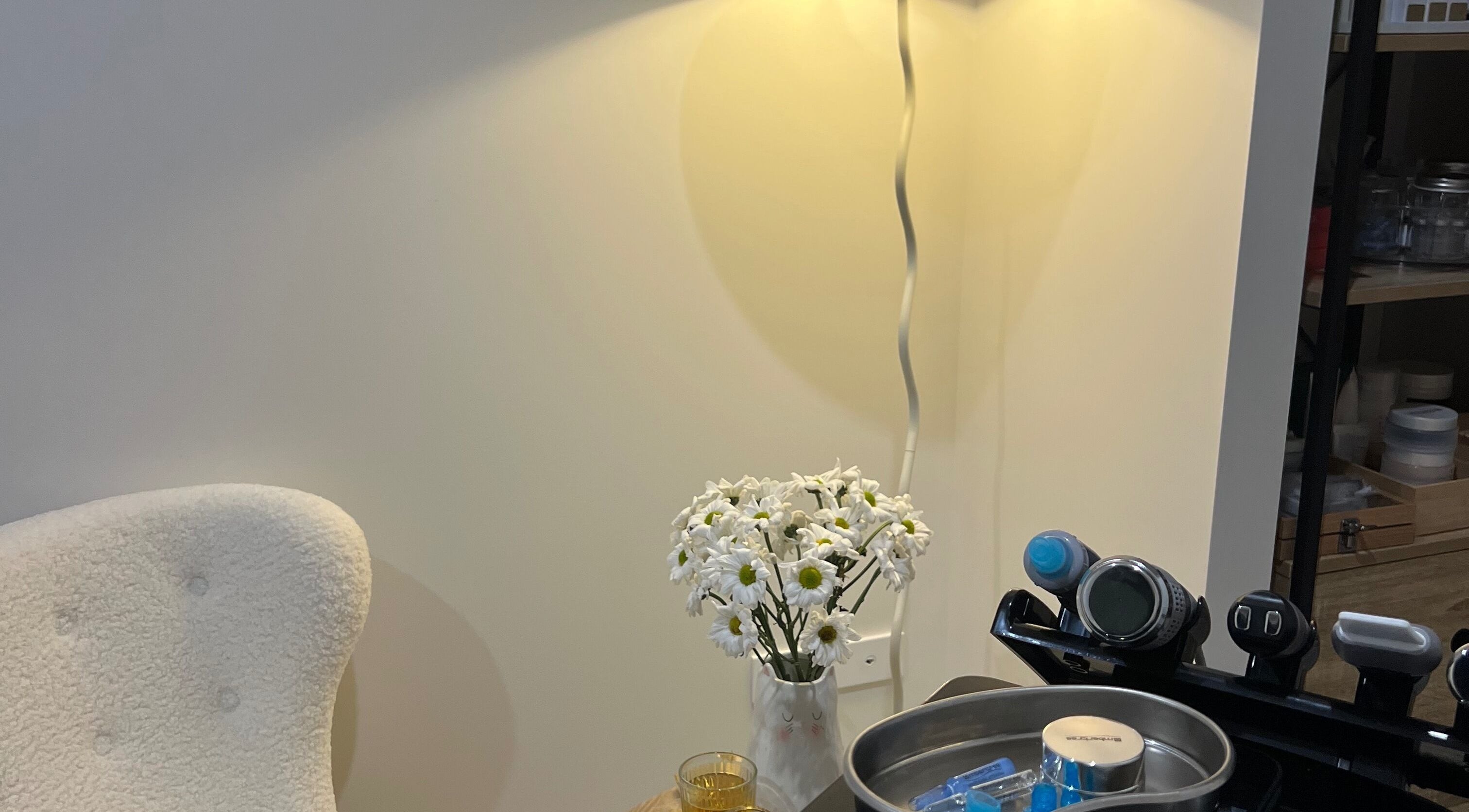 Vitalis Beauty Salon在新南威尔士州Melrose Park的温馨美容护肤空间。