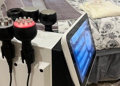 Vitalis Beauty Salon的美容设备，位于新南威尔士Melrose Park，呈现现代科技护理。