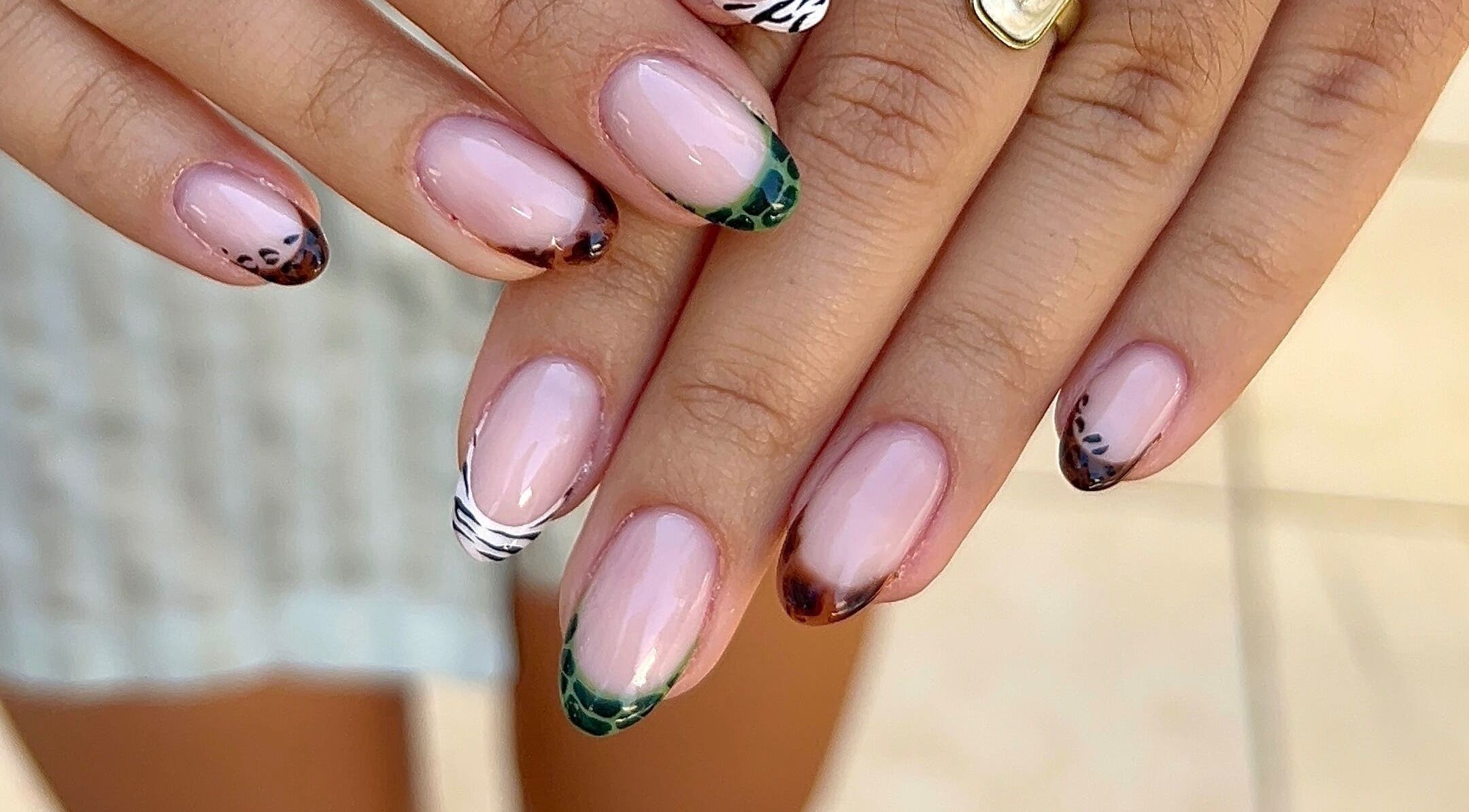 Ongles décoratifs chez Arcencils.Beaute à Mauguio, Occitanie, FR, avec motifs tendance.