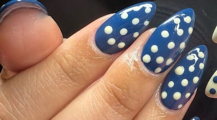 Blue nails with white polka dots at ND Nails, Melbourne, Victoria, AU.